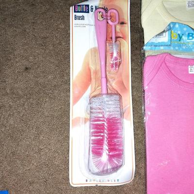 NEW INFANT ITEMS SCOOPIN SPOONS-BOTTLE BRUSH-INFANT TIGHTS AND TWO 1PC BODYSUIT