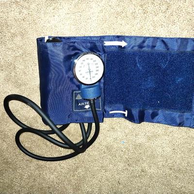 HERITAGE BLOOD PRESSURE GAUGE