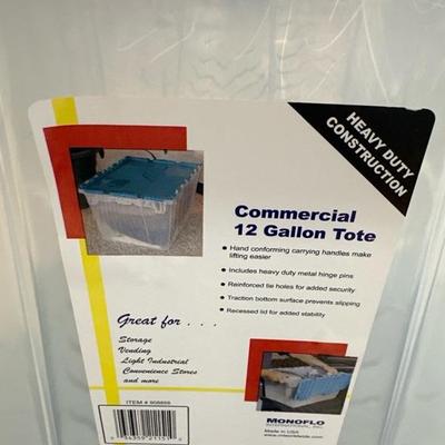 Lot 1330 3 storage plastic containers
