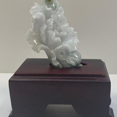 Gorgeous Jade figurine with certification/ on a stand/Box