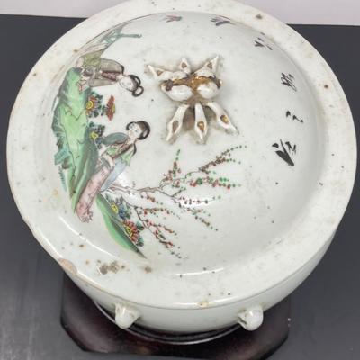 C. 1880s Antique Chinese Famille Rose Porcelain Pot/Lid