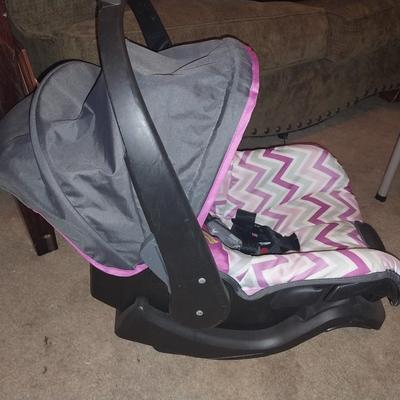 EVENFLO CAR CARRIER SEAT WITH HOOD