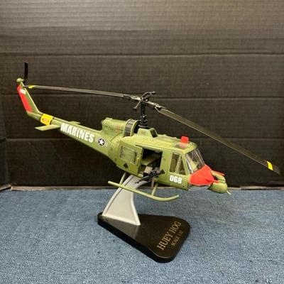 Lot 1316 Huey Hog Marines helicopter 1:32 scale model