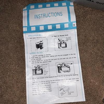MAXIM 3PC 35MM CAMARA OUTFIT AND CASE OF POKER CHIPS