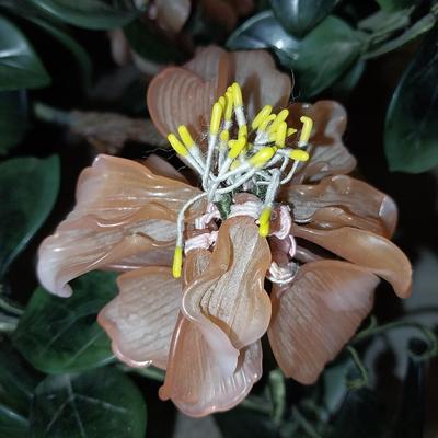 POTTED GLASS FLOWER PLANT