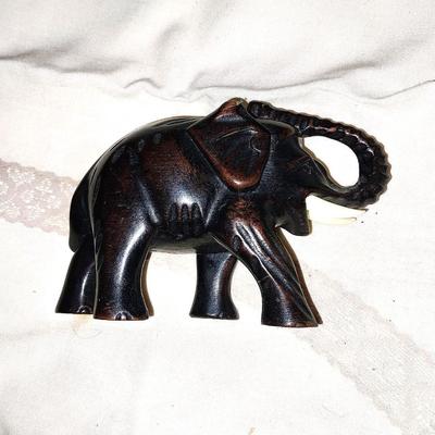 YOENG FUH ELEPHANT FIGURINES