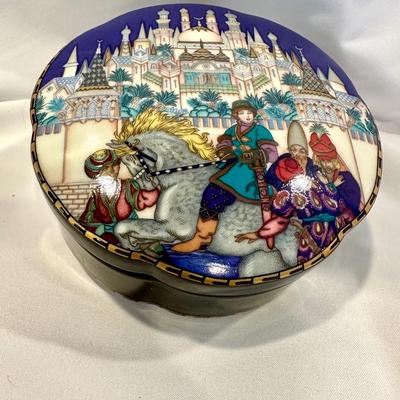 Villeroy & Boch Russian Fairy Tale Porcelain Trinket Box