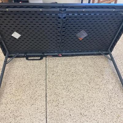 Lot 1390 lifetime 4 foot folding table