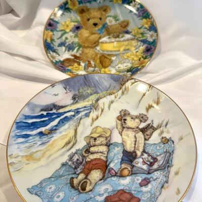 Lot of 2 Collectible Bear Plates