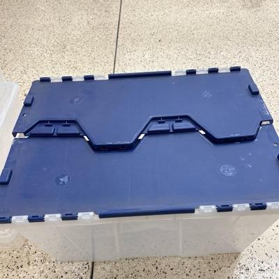 Lot 1392 storage plastic containers