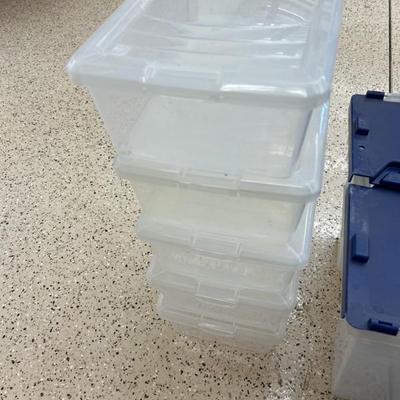 Lot 1392 storage plastic containers