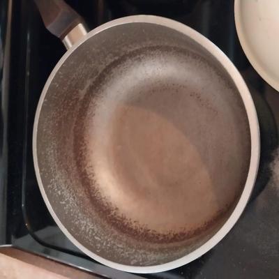 6 PIECE COOKING POTS/SAUCE PANS
