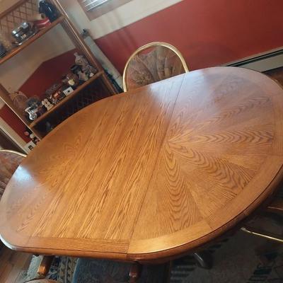 SOLID WOOD PEDESTAL DINING TABLE WITH 4 CHAIRS ON CASTERS