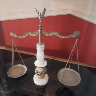MARBLE BASE BALANCE SCALE AND MARBLE RIMMED COASTERS
