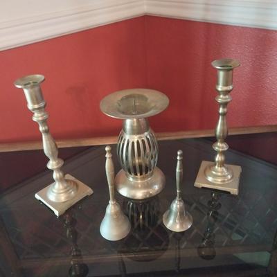 A BRASS COLLECTION OF HOME DECOR