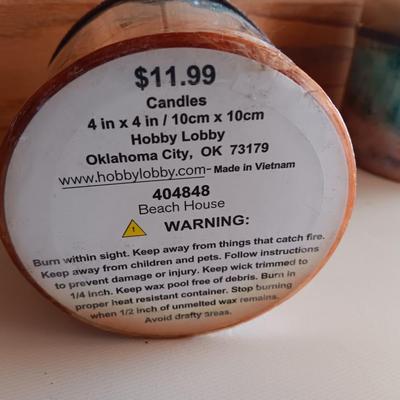 Three new "Beach house" candles with decorative accent