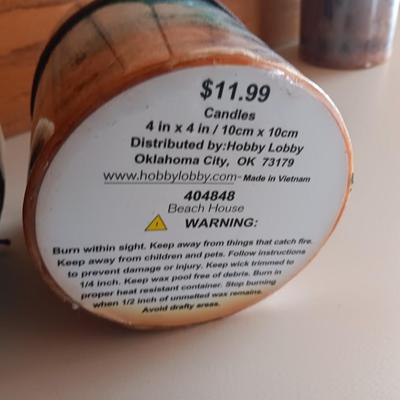 Three new "Beach house" candles with decorative accent