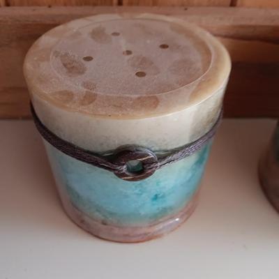 Three new "Beach house" candles with decorative accent
