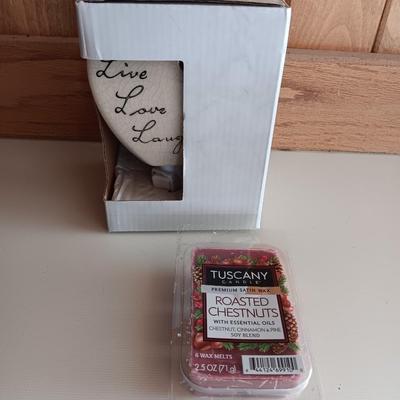 New in box Ambi scents Scented wax warmer nightlight LIVE-LOVE-LAUGH burner with scents.