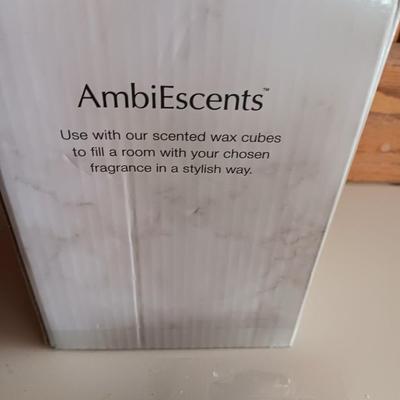New in box Ambi scents Scented wax warmer nightlight LIVE-LOVE-LAUGH burner with scents.