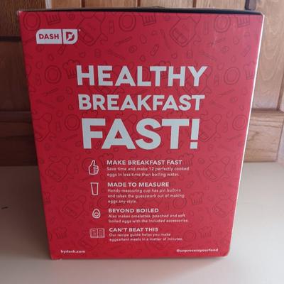 New Dash Deluxe egg cooker 12 egg capacity