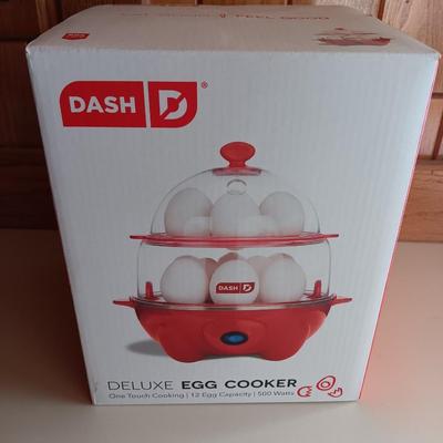 New Dash Deluxe egg cooker 12 egg capacity