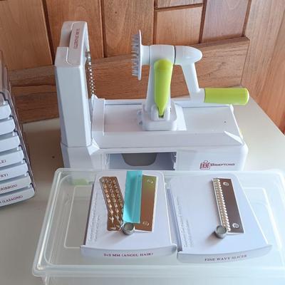 Brieftons 10 Blade Spiralizer / Food chopper Stainless Steel Blades with storage organizer and lidded container