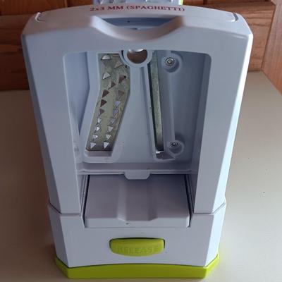 Brieftons 10 Blade Spiralizer / Food chopper Stainless Steel Blades with storage organizer and lidded container