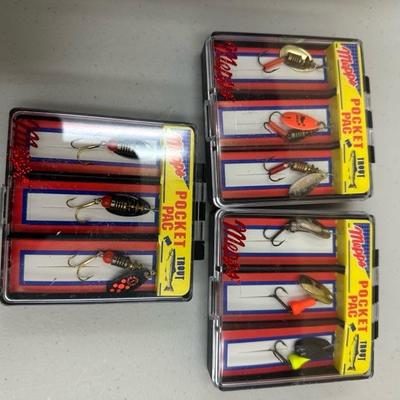 Lot 1383 fishing gear, Rubbermaid, tacklebox, and net