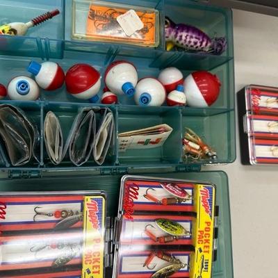 Lot 1383 fishing gear, Rubbermaid, tacklebox, and net