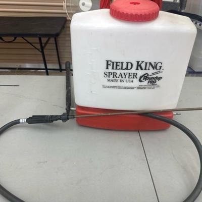 Lot 1428 field king sprayer