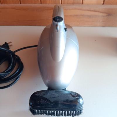 TurboVac 600 hand vacuum and Hamilton Beach Clothes Iron - like new!