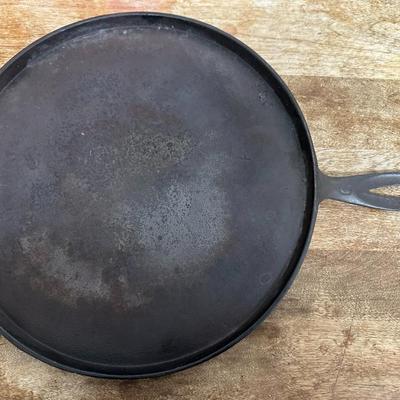 Erie cast iron griddle