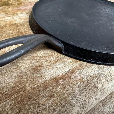 Erie cast iron griddle