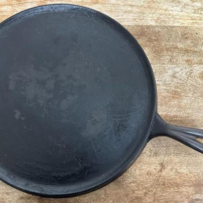 Erie cast iron griddle