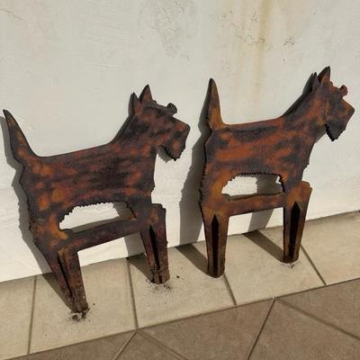 Lot 1069 two pieces of dog yard art 25 inches tall