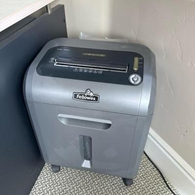 Lot 1073 fellows shredder model number DS â€“ 16CI