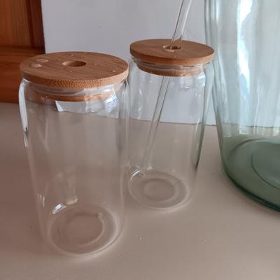 Glass beverage dispenser with four glasses