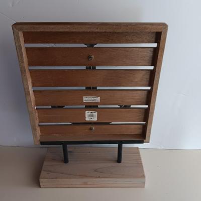 Freestanding Anchor artwork and Farmhouse candle