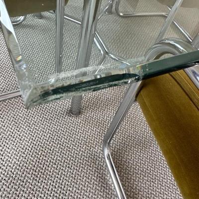 Lot 1443 vintage glass table with 4 chairs