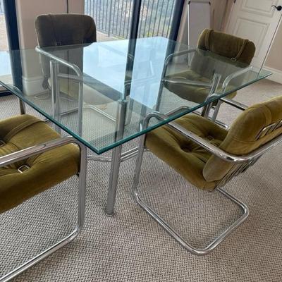 Lot 1443 vintage glass table with 4 chairs