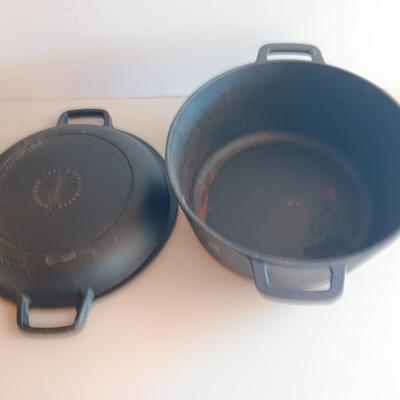 Cast Iron Traditional 1931 Michelangelo 2 in 1 Dutch oven with skillet lid