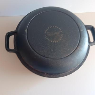 Cast Iron Traditional 1931 Michelangelo 2 in 1 Dutch oven with skillet lid