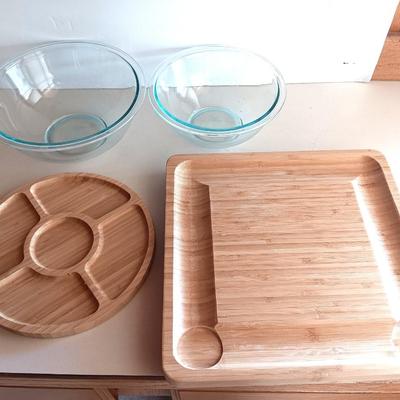 Hyatto Charcuterie Board - Wooden 5 servings platter - and nesting Pyrex bowls
