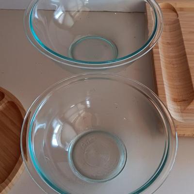 Hyatto Charcuterie Board - Wooden 5 servings platter - and nesting Pyrex bowls