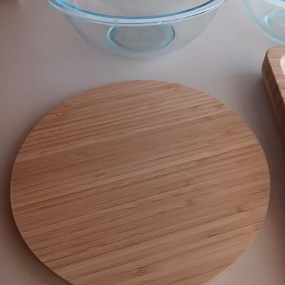 Hyatto Charcuterie Board - Wooden 5 servings platter - and nesting Pyrex bowls