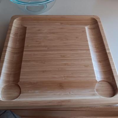 Hyatto Charcuterie Board - Wooden 5 servings platter - and nesting Pyrex bowls