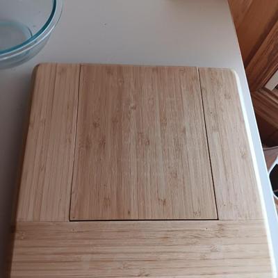 Hyatto Charcuterie Board - Wooden 5 servings platter - and nesting Pyrex bowls