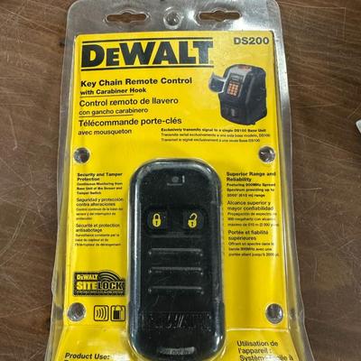 DeWalt DS200 key chain remote control