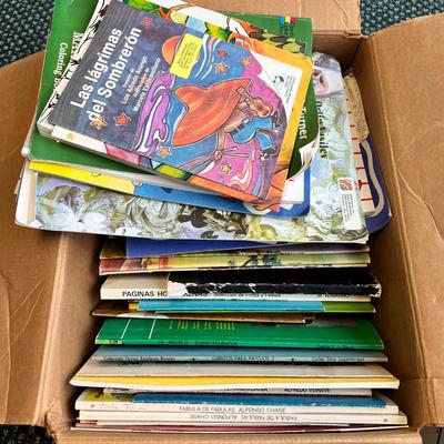 2 Box Lot Vintage Spanish Kids Books